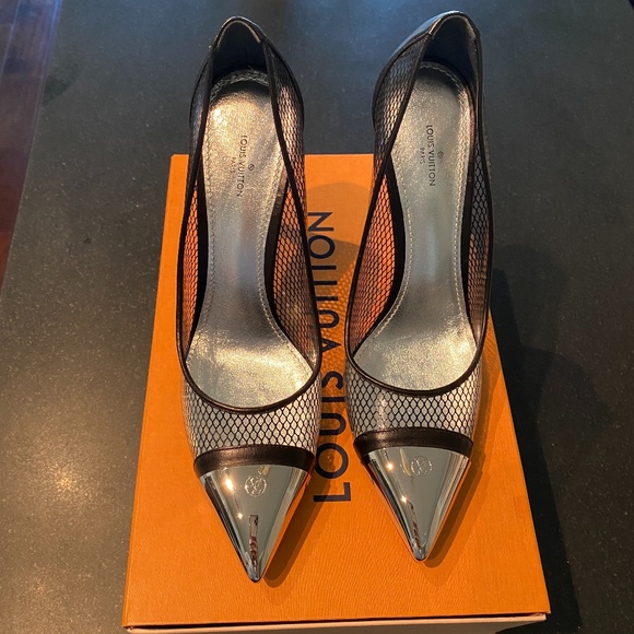 Louis Vuitton pump - Picture 1 of 5